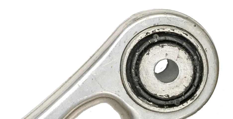 Weißes Autoteil. Satz neuer Metallteile.
